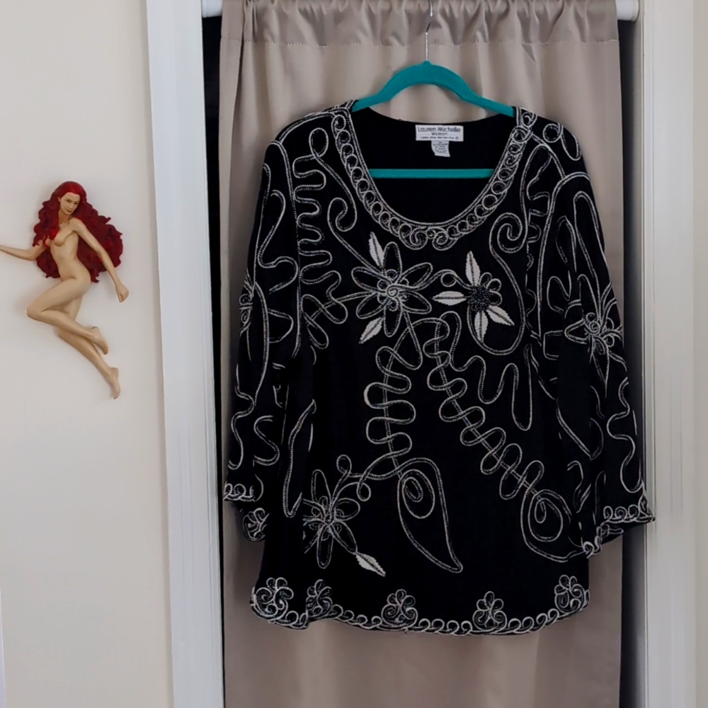 Perfect Tunic 3XL~               Black Abstract Flower Embroidery Print